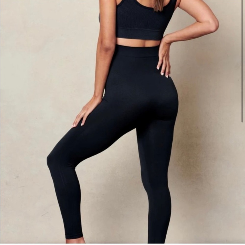 Blanqi Everyday Leggings size M